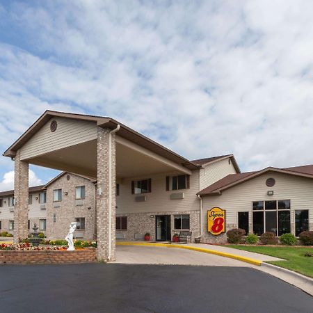 Super 8 By Wyndham Big Rapids Motel Екстериор снимка