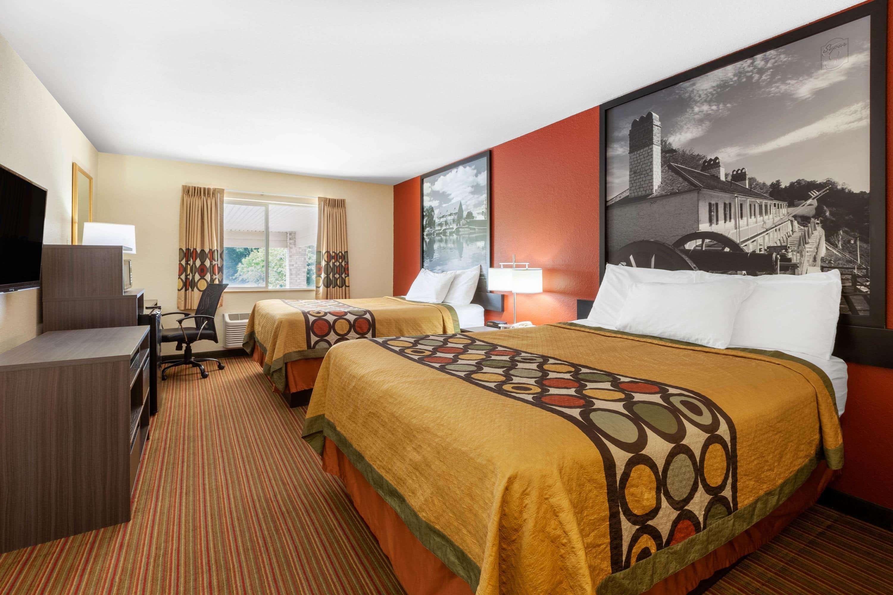 Super 8 By Wyndham Big Rapids Motel Екстериор снимка