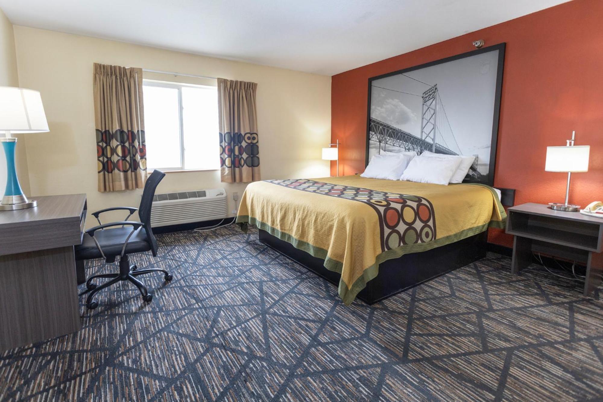 Super 8 By Wyndham Big Rapids Motel Екстериор снимка