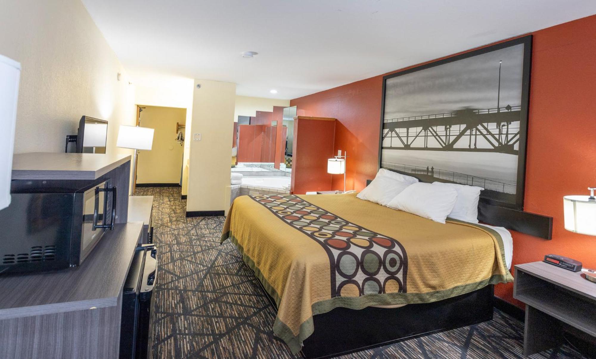 Super 8 By Wyndham Big Rapids Motel Екстериор снимка