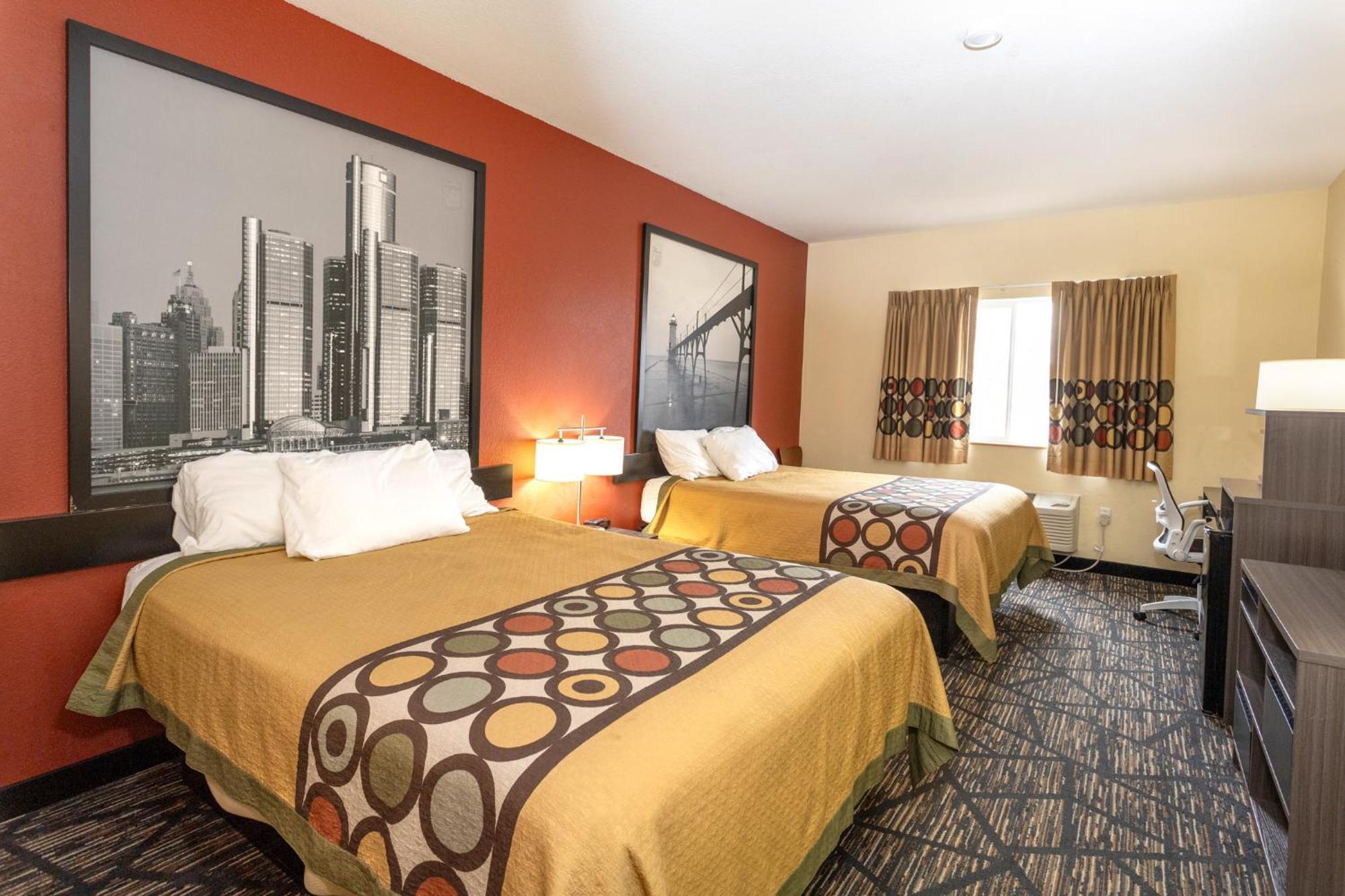 Super 8 By Wyndham Big Rapids Motel Екстериор снимка