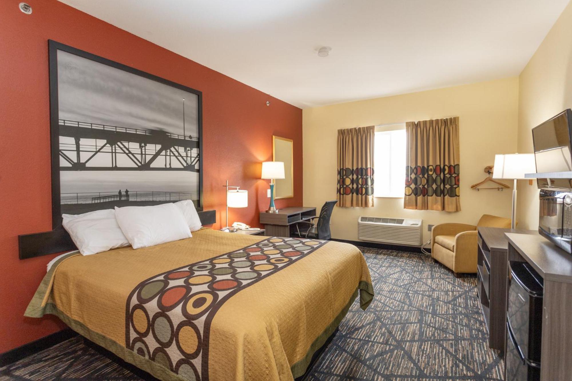 Super 8 By Wyndham Big Rapids Motel Екстериор снимка